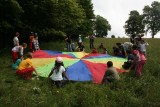 Plzeňští skauti a skautky připravili pro romské děti z Dobré vody pestrou směsici aktivit jako oslavu konce školního roku